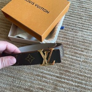 Louis Vuitton classic belt. 40 Inches